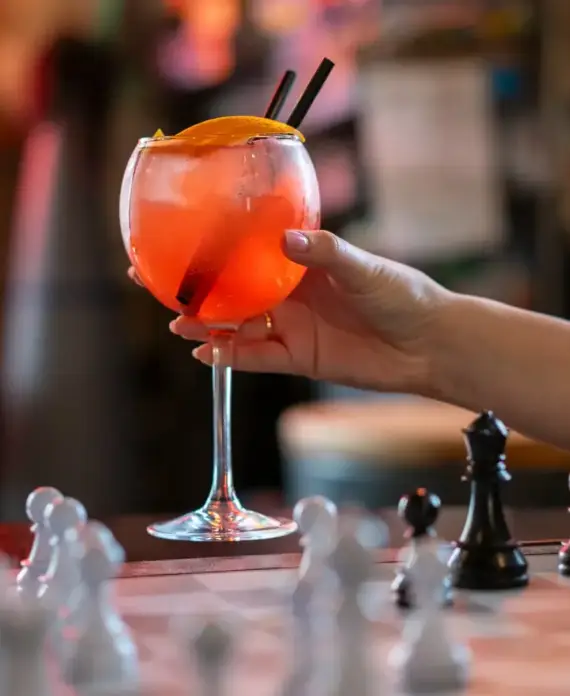 mocktail z szachownicą